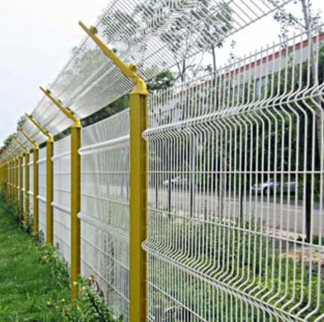 桃型柱護(hù)欄網(wǎng) 美化與防護(hù)并重的圍欄設(shè)施